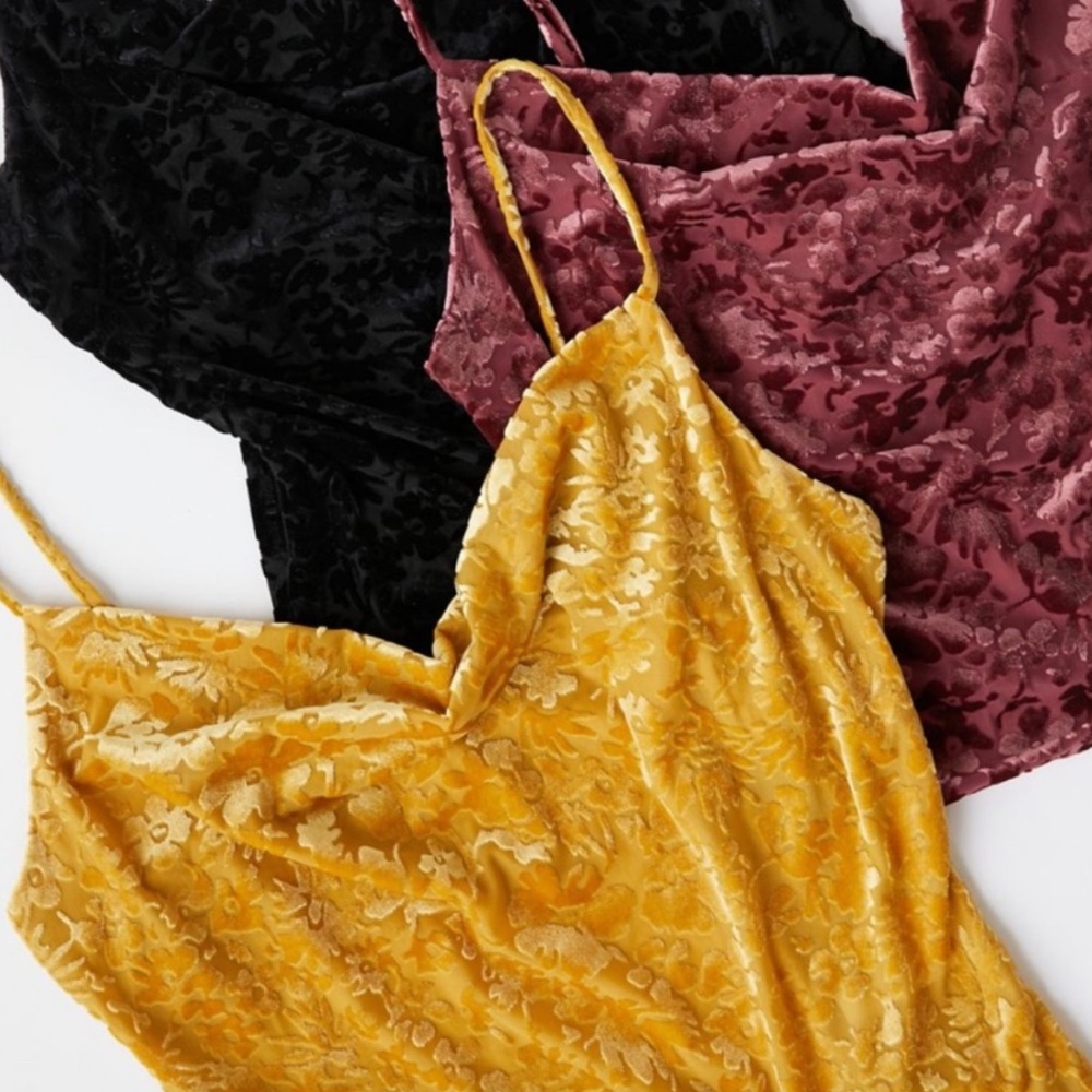 Urban Outfitters Floral Velvet Cowl Neck Cropped Tank Top - Picture 2 of 9